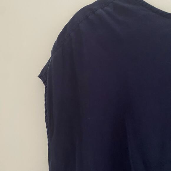 Everlane The Drape Dark Blue Blouse Lyocell Tencel Short Sleeves Womens Size 12 - Picture 4 of 10